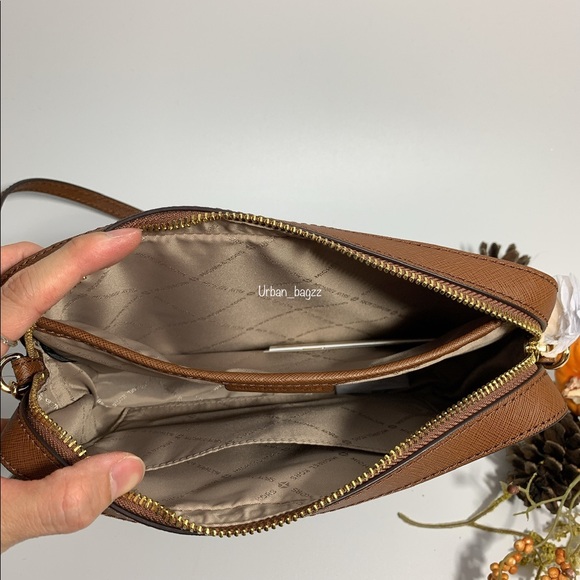 Michael Kors Jet Set Item Large EW Crossbody - Picture 8 of 8